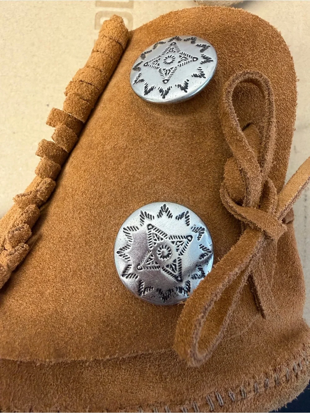 Minnetonka Softsole Moccasin Boot Fringe and Conchas Size 8.5 - Picture 8 of 9
